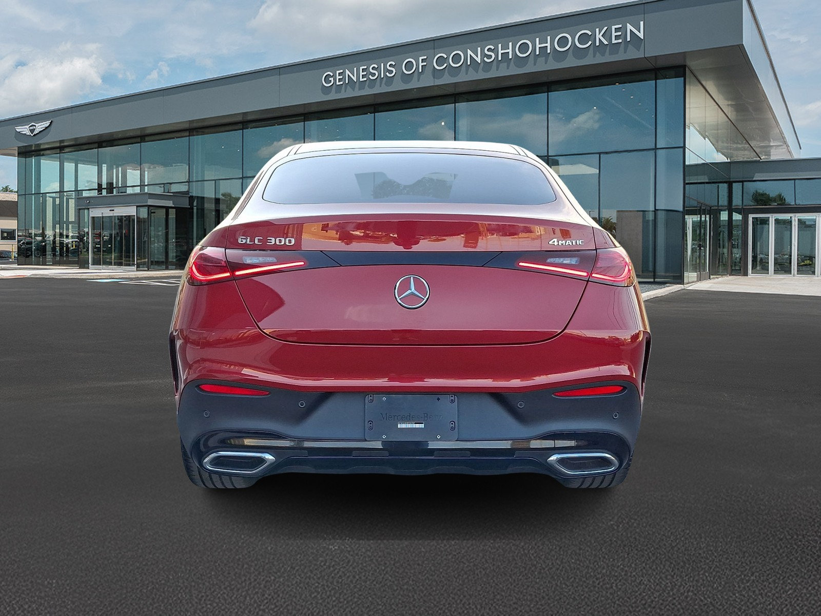 Used 2024 Mercedes-Benz GLC 300 4MATIC image 5