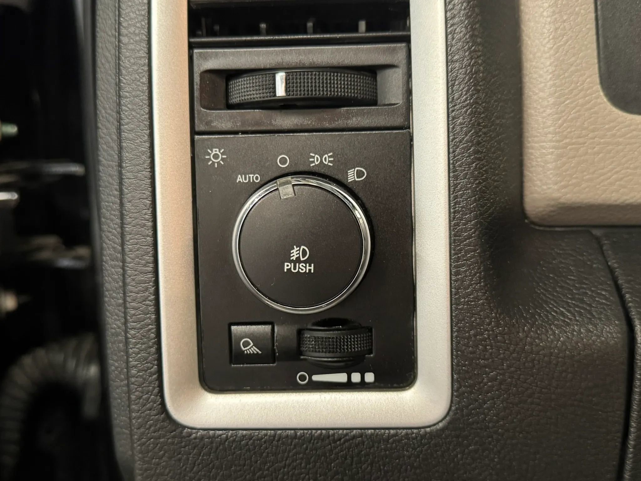 Used 2010 Dodge Ram 1500 Truck SLT w/ Big Horn Regional Pkg AWD/4WD image 9
