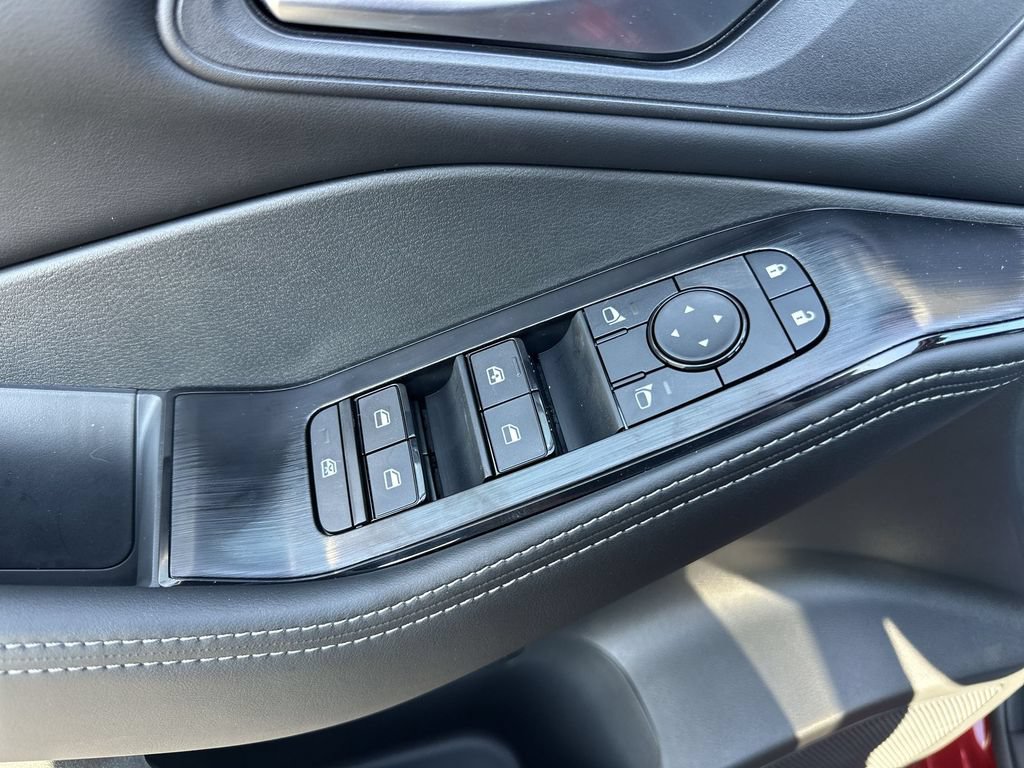 Used 2026 Nissan Rogue SV w/ Cold Weather Package AWD/4WD image 13