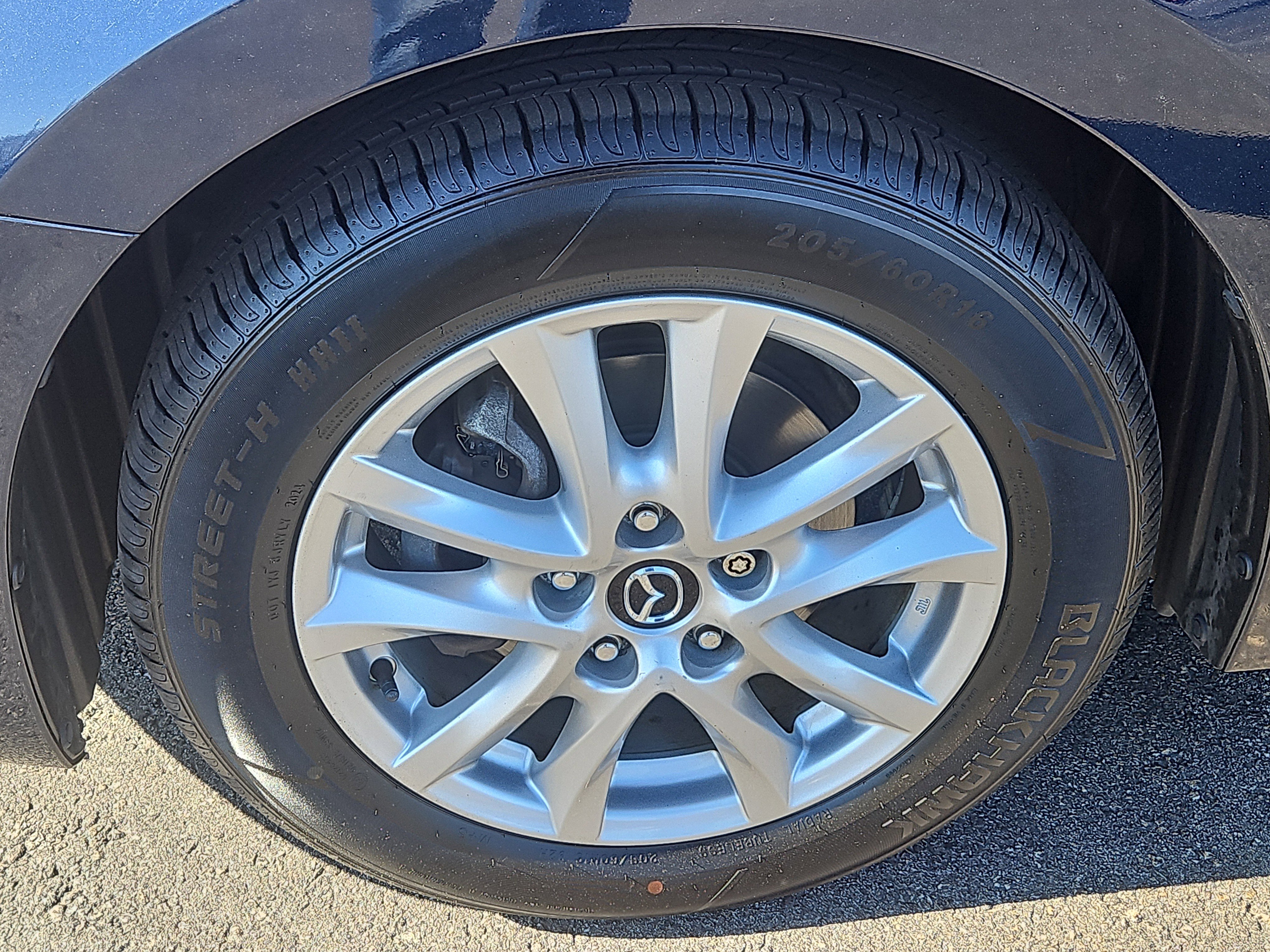 Used 2016 MAZDA MAZDA3 i Sport w/ Preferred Equipment Package image 4