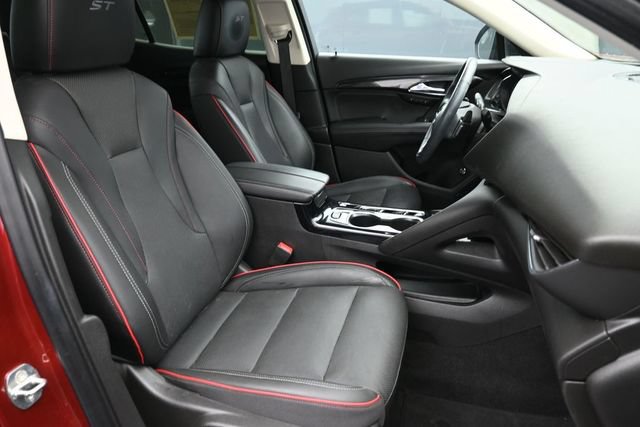 Used 2023 Buick Envision Essence w/ Sport Touring Package FWD image 30