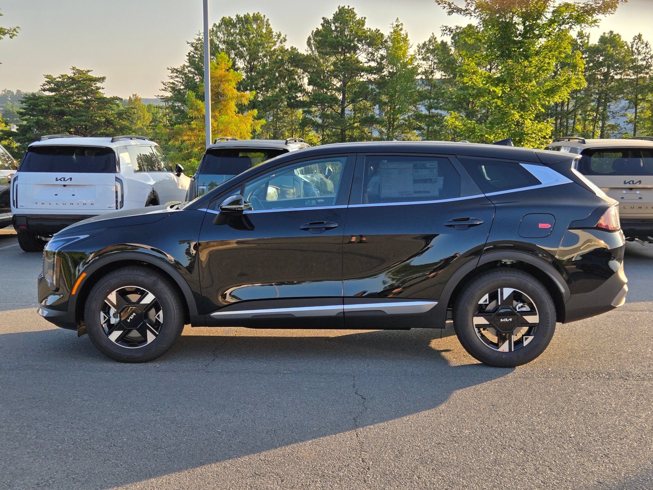 New 2026 Kia Sportage LX w/ LX Convenience Package FWD image 4