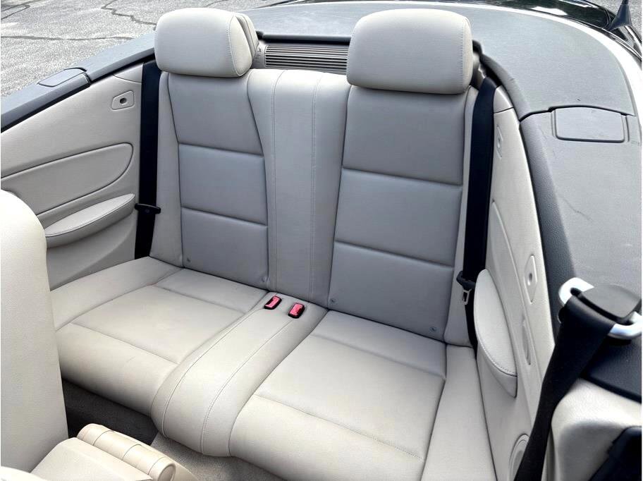 Used 2008 BMW 135i Convertible image 10
