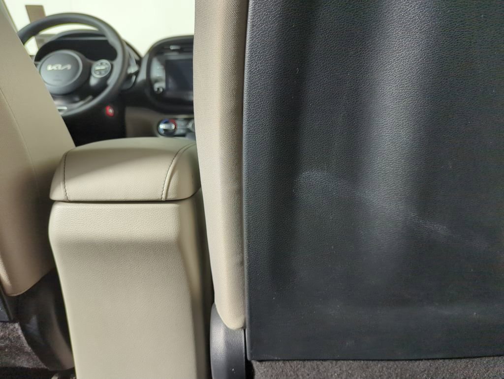Used 2023 Kia Soul LX image 30