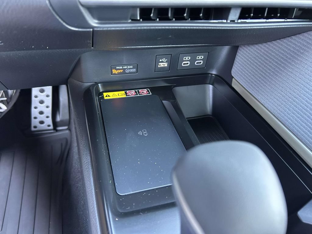 New 2026 Toyota Camry Hybrid FWD image 22