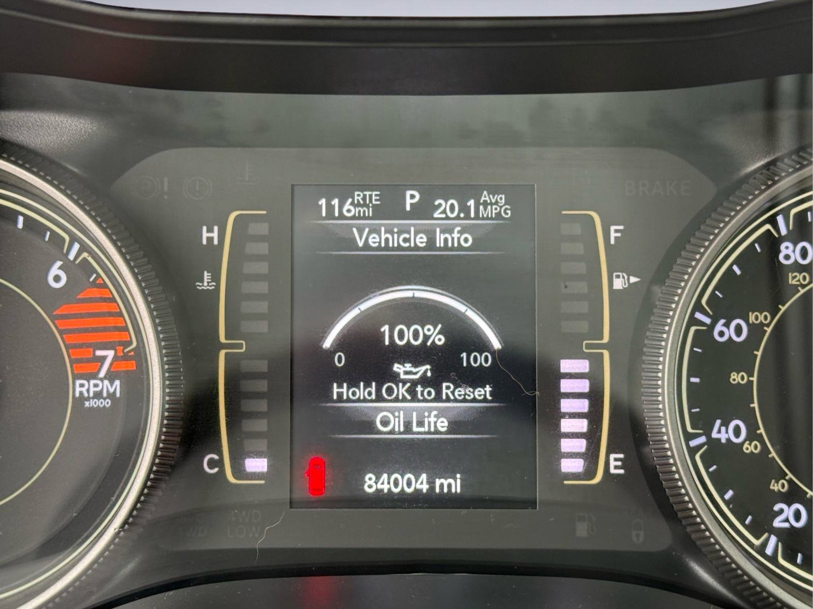 Used 2019 Jeep Cherokee Latitude Plus w/ Cold Weather Group AWD/4WD image 34