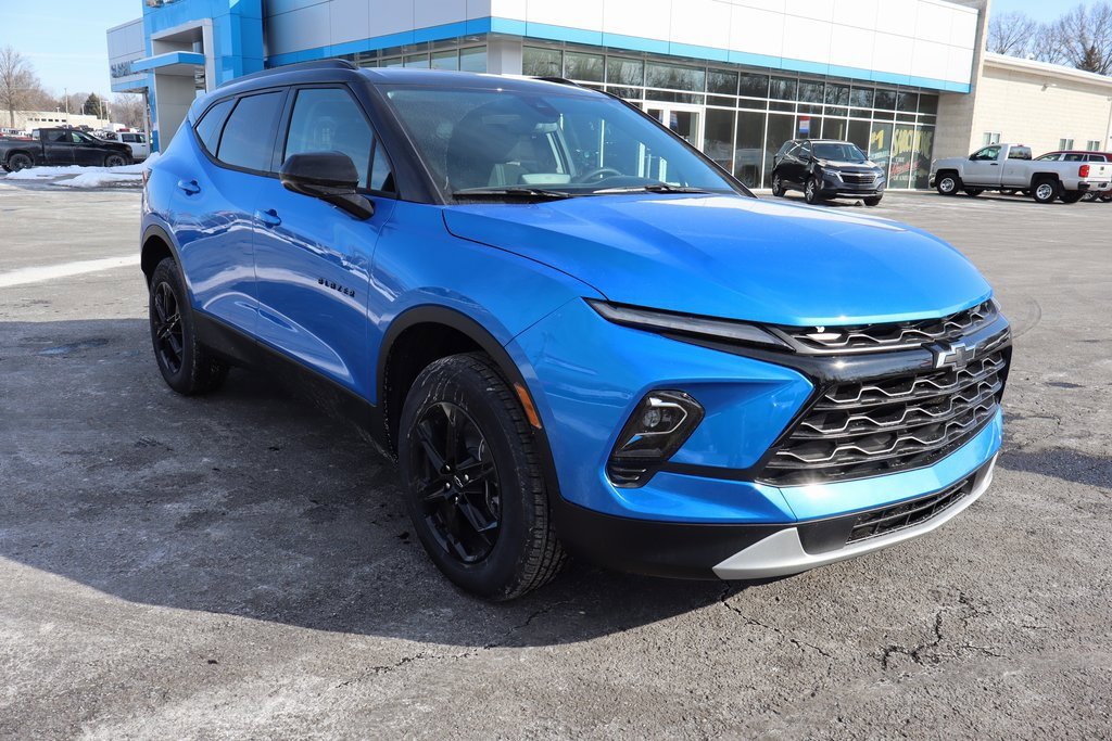 New 2026 Chevrolet Blazer LT w/ Midnight/Sport Edition image 2