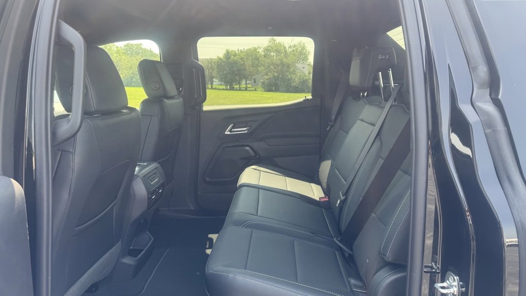 New 2025 Chevrolet Silverado EV LT image 15