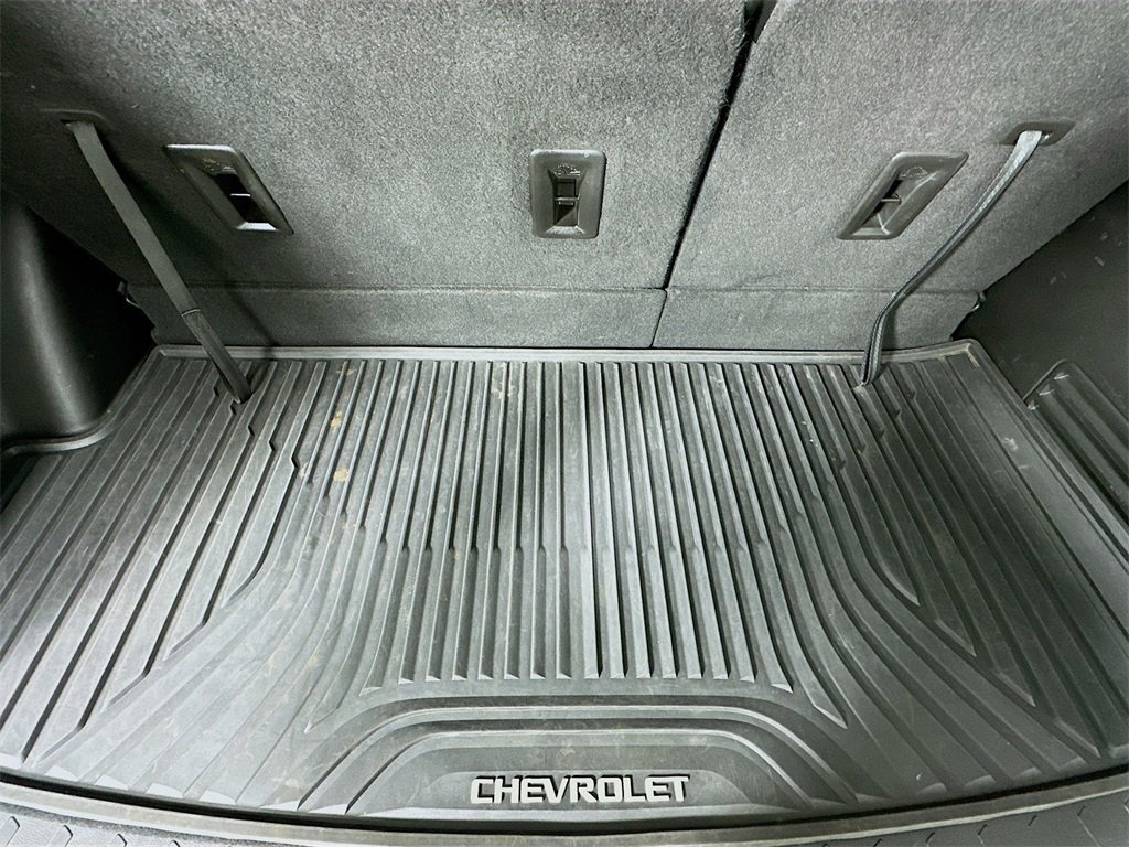 Used 2023 Chevrolet Traverse LT image 29