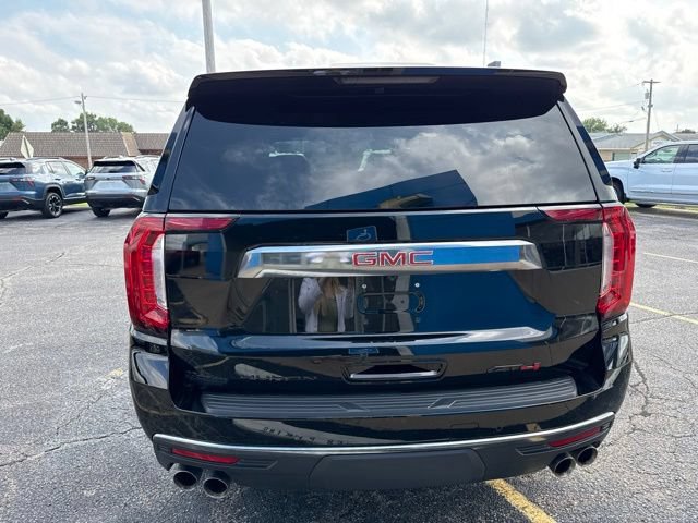 Used 2024 GMC Yukon AT4 w/ Technology Package AWD/4WD image 6