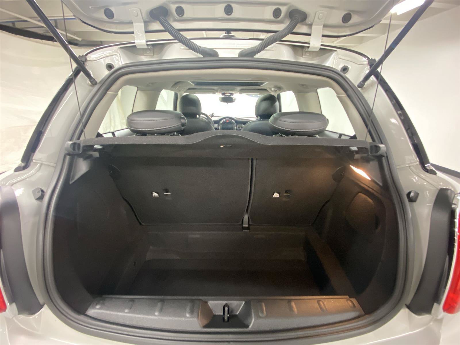 Used 2019 MINI Cooper 2-Door Hardtop FWD image 24