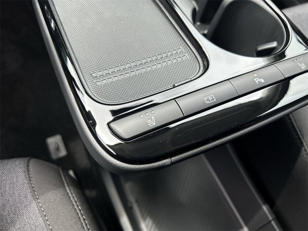 New 2025 Hyundai Ioniq 5 SE image 8