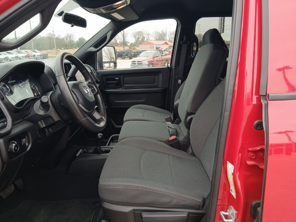 Used 2024 RAM 3500 Tradesman w/ Chrome Appearance Group image 34