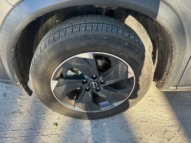 Used 2024 Nissan Rogue SV FWD image 19