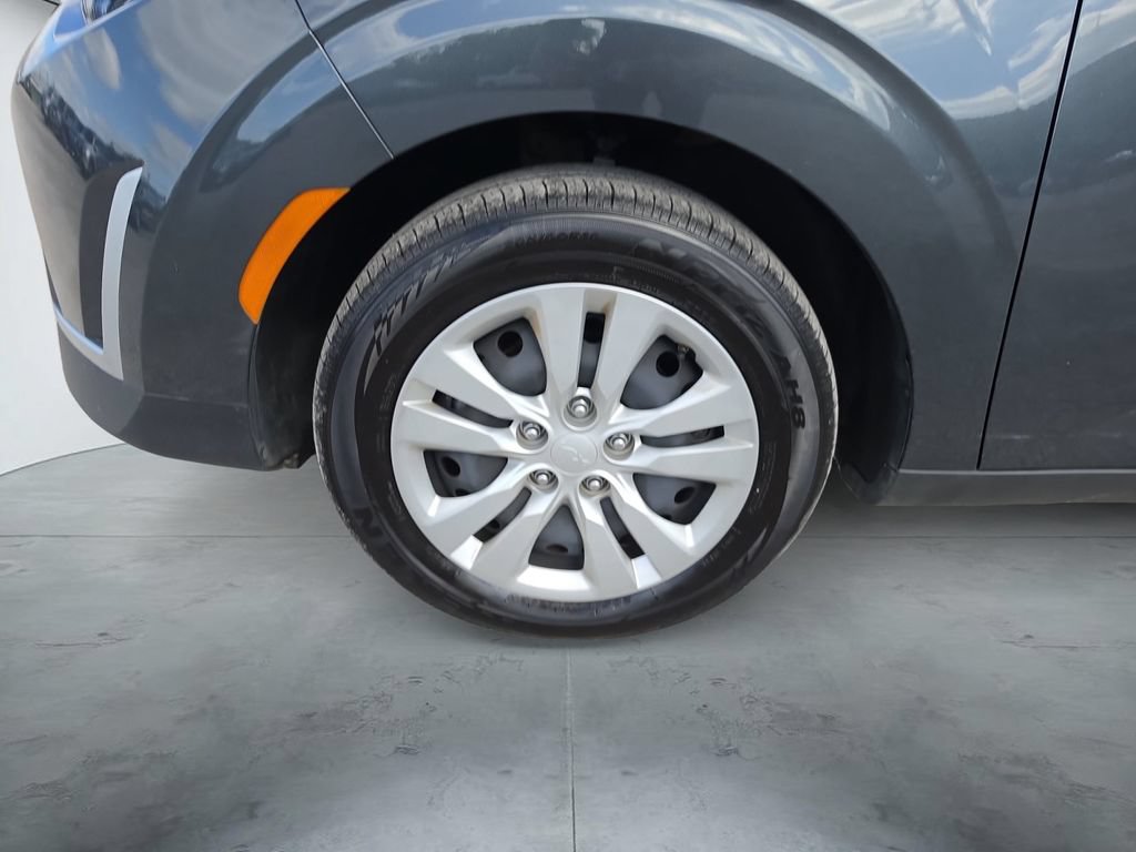 Used 2025 Kia Soul LX FWD image 17