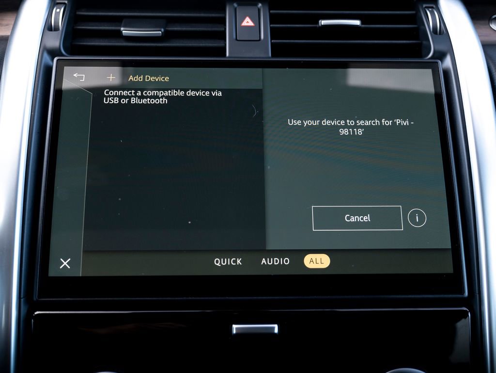 Certified 2024 Land Rover Discovery Dynamic SE image 33