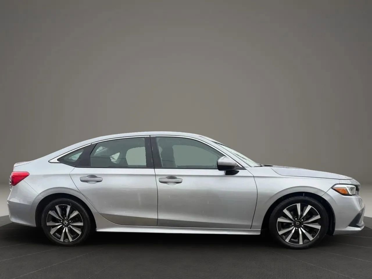 Used 2022 Honda Civic EX image 4