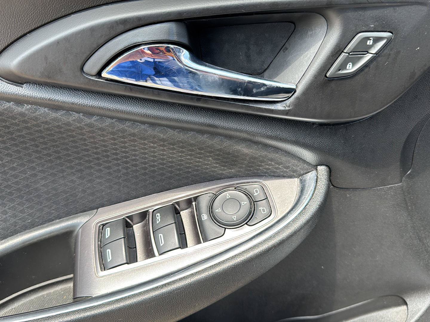 Used 2020 Chevrolet Malibu LT FWD image 12