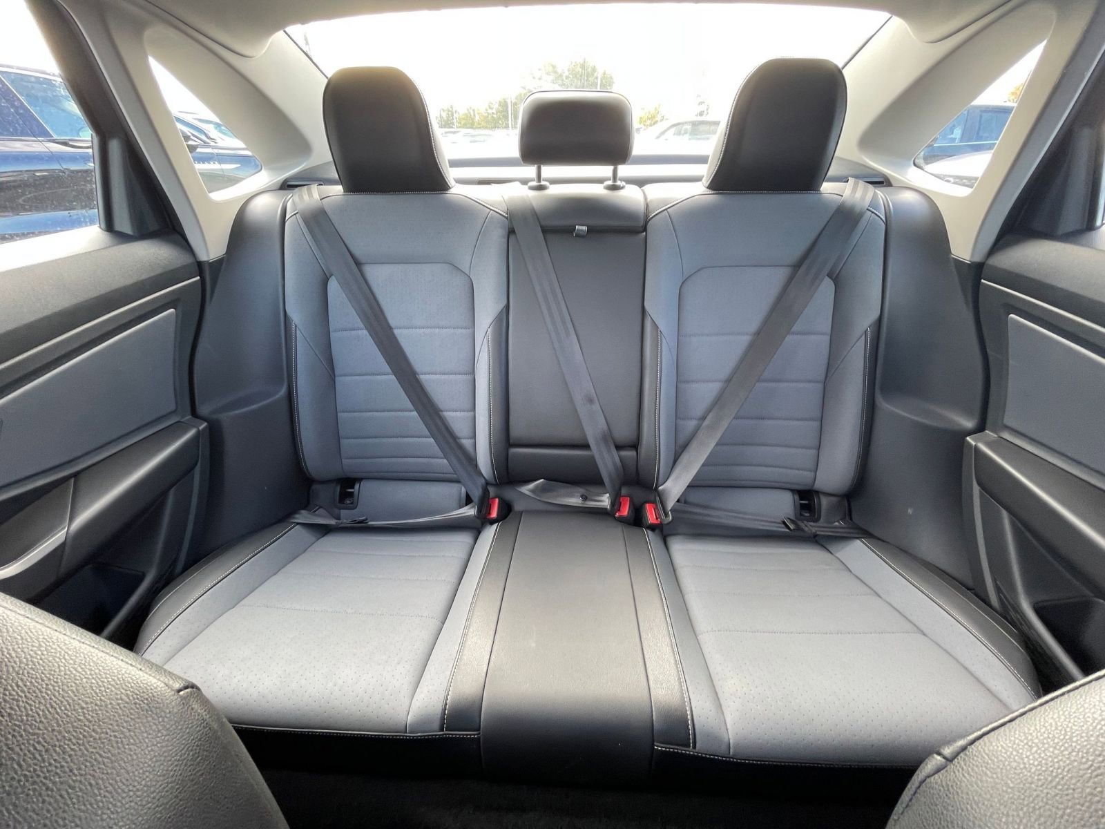 Used 2025 Volkswagen Jetta SE image 38