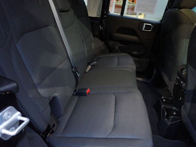 Used 2021 Jeep Wrangler Unlimited Sahara w/ Cold Weather Group image 17