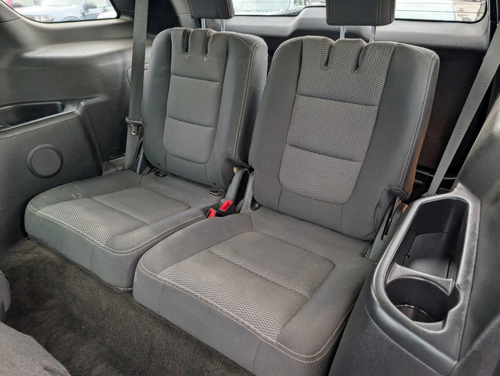 Used 2016 Ford Explorer XLT w/ Equipment Group 201A image 7