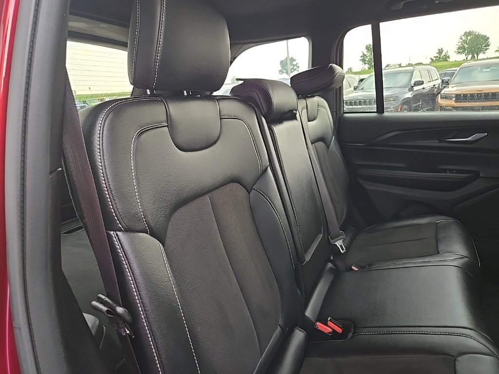 Used 2023 Jeep Grand Cherokee Altitude AWD/4WD image 79