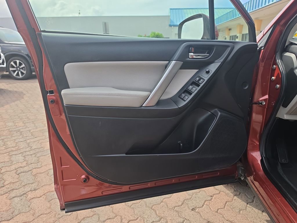 Used 2016 Subaru Forester 2.5i Limited image 10