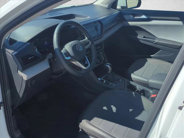 Used 2023 Volkswagen Taos SE w/ Panoramic Sunroof Package FWD image 10