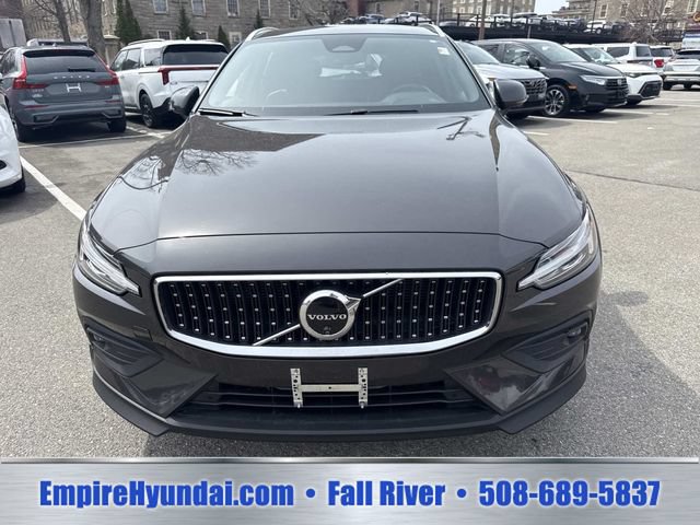 Used 2025 Volvo V60 B5 Cross Country Plus AWD/4WD image 12