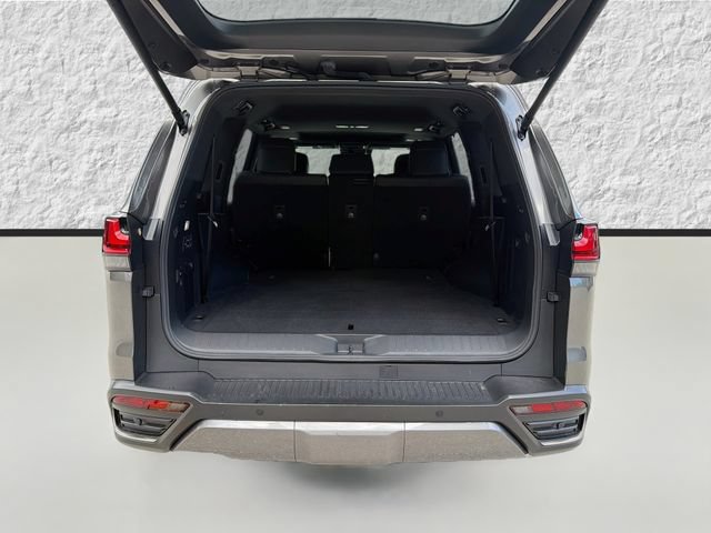 Used 2024 Lexus LX 600 4WD w/ Luxury Package image 12