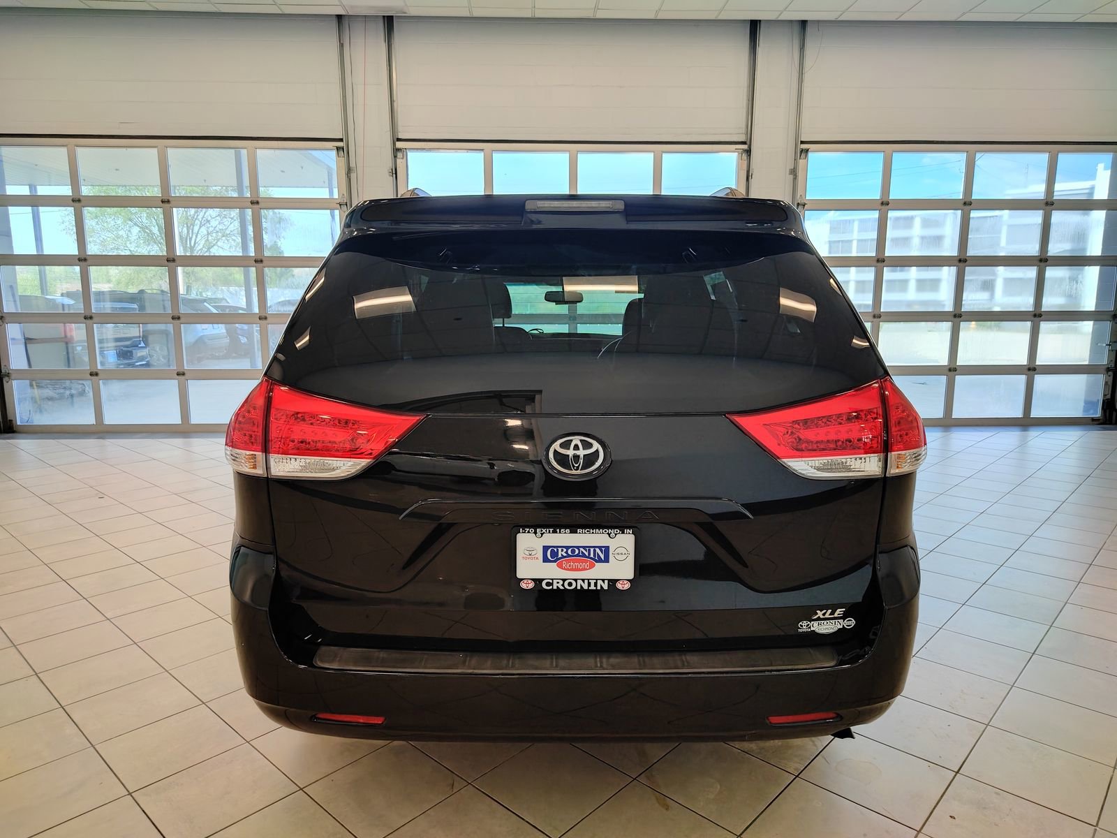 Used 2011 Toyota Sienna XLE FWD image 4