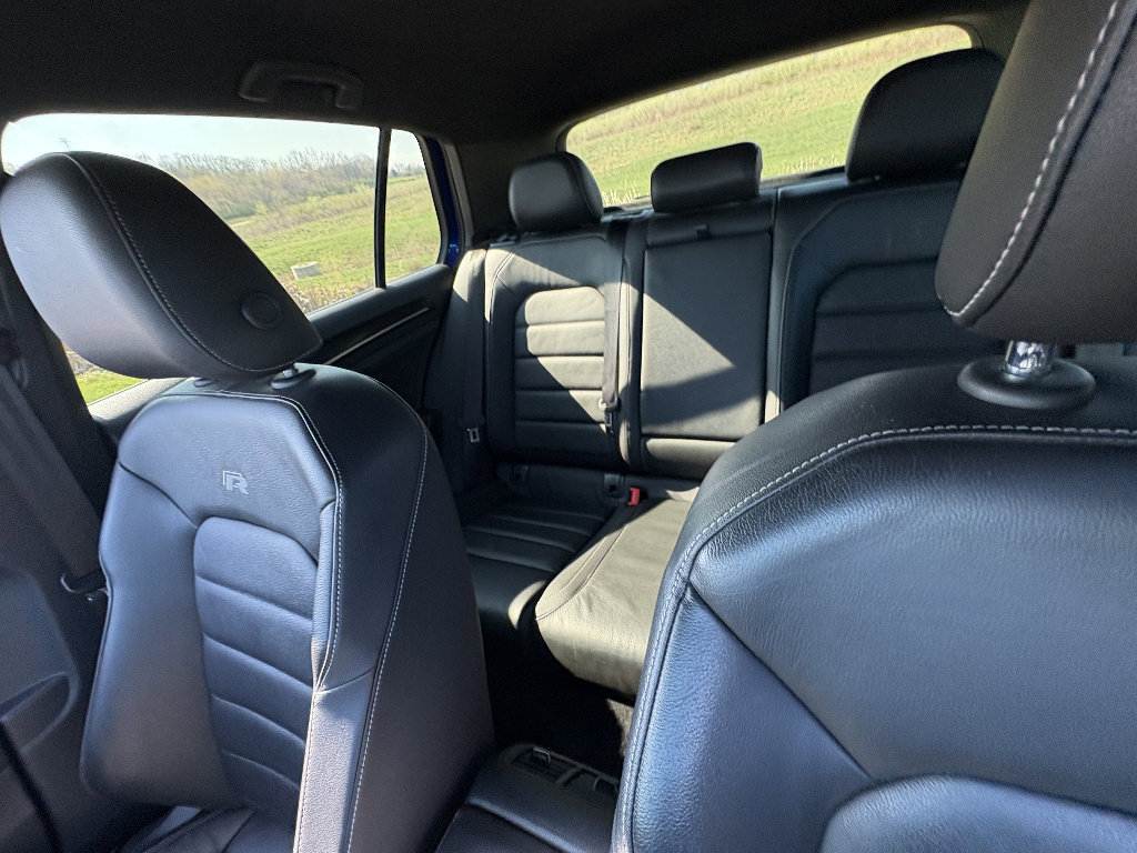 Used 2016 Volkswagen Golf 4-Door image 32