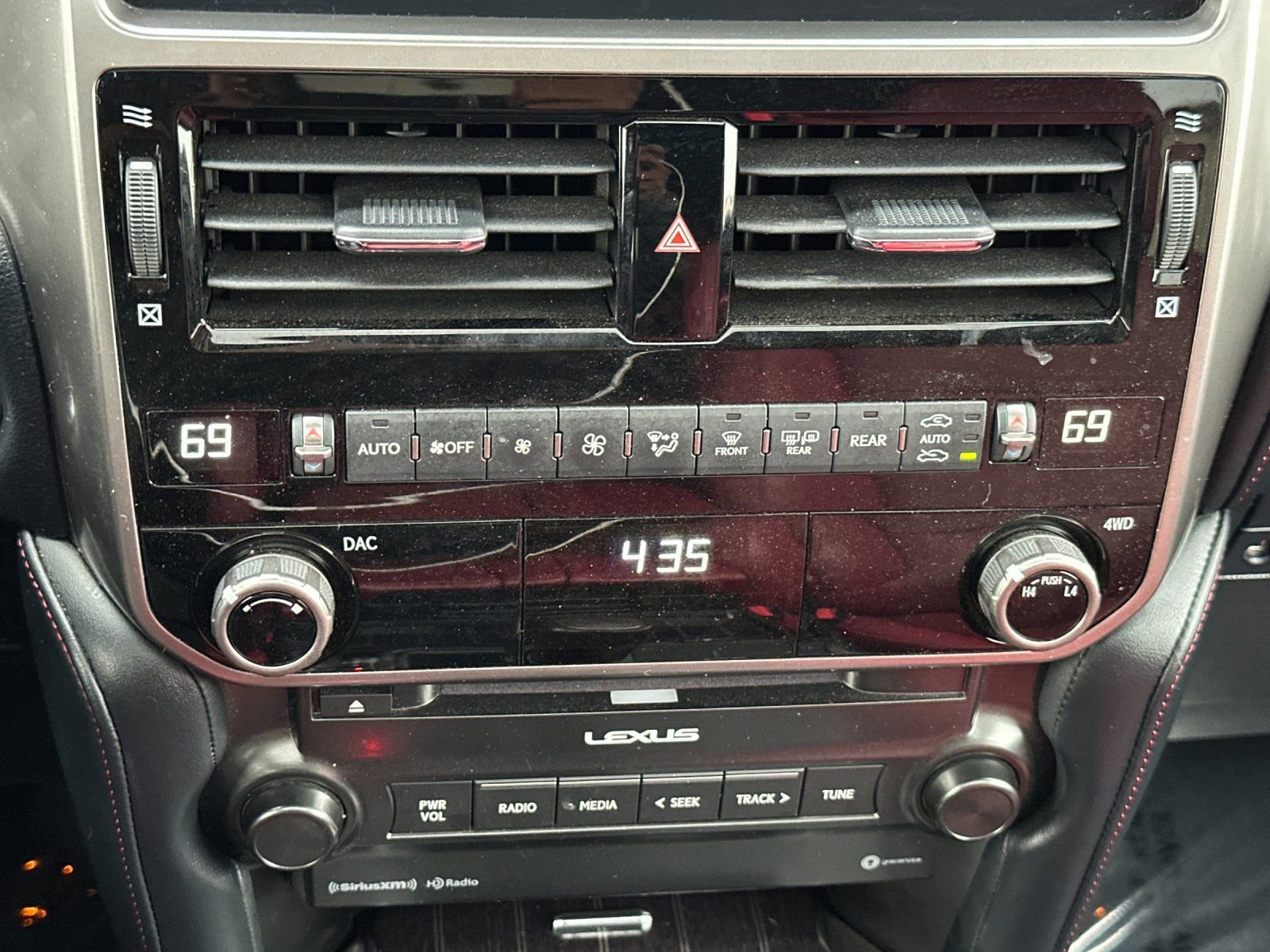 Used 2023 Lexus GX 460 Premium w/ Premium Package image 24