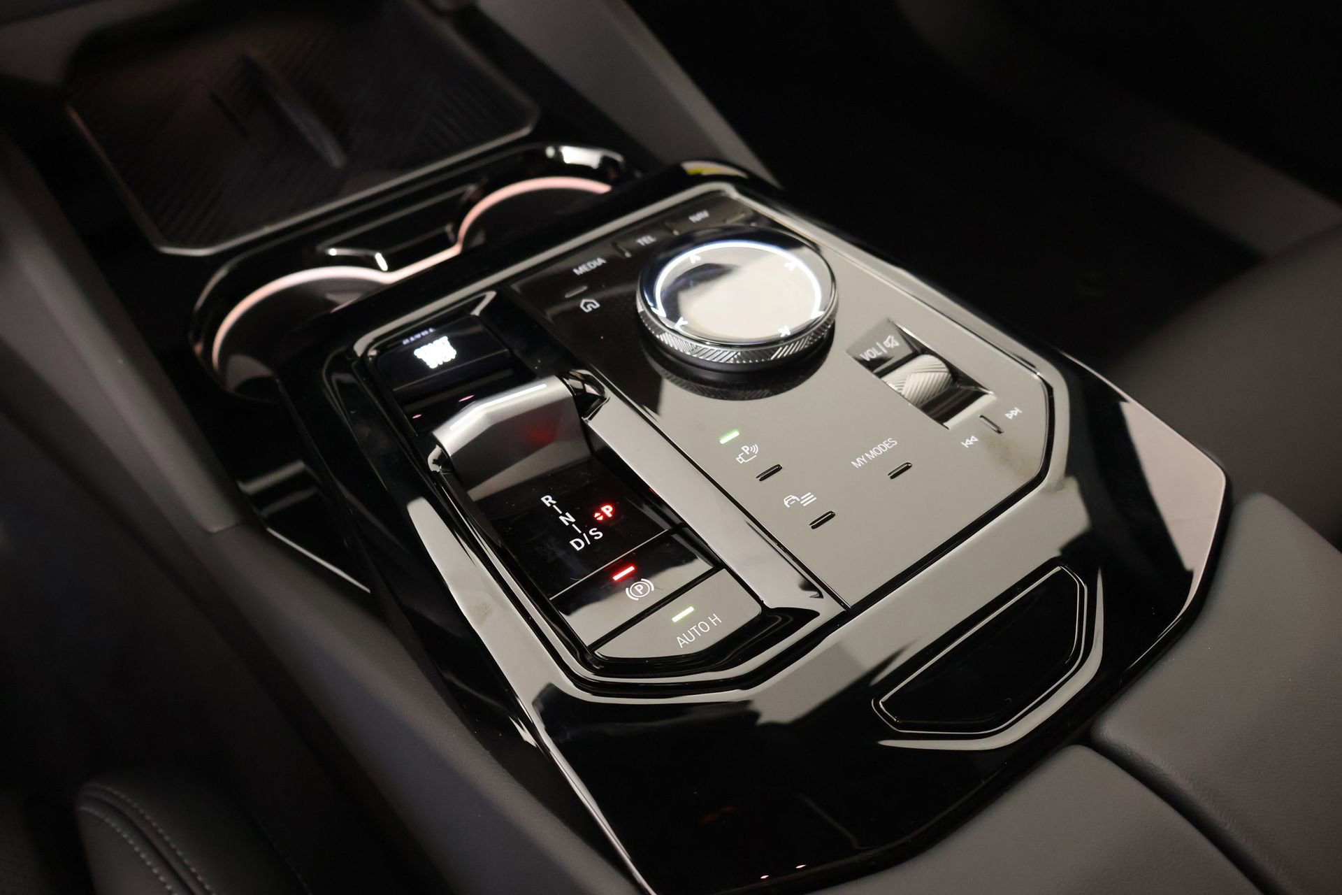 New 2026 BMW 540i xDrive w/ M Sport Package image 8