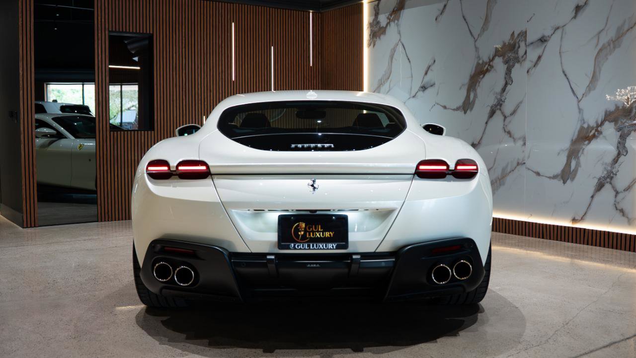 Used 2023 Ferrari Roma RWD image 5