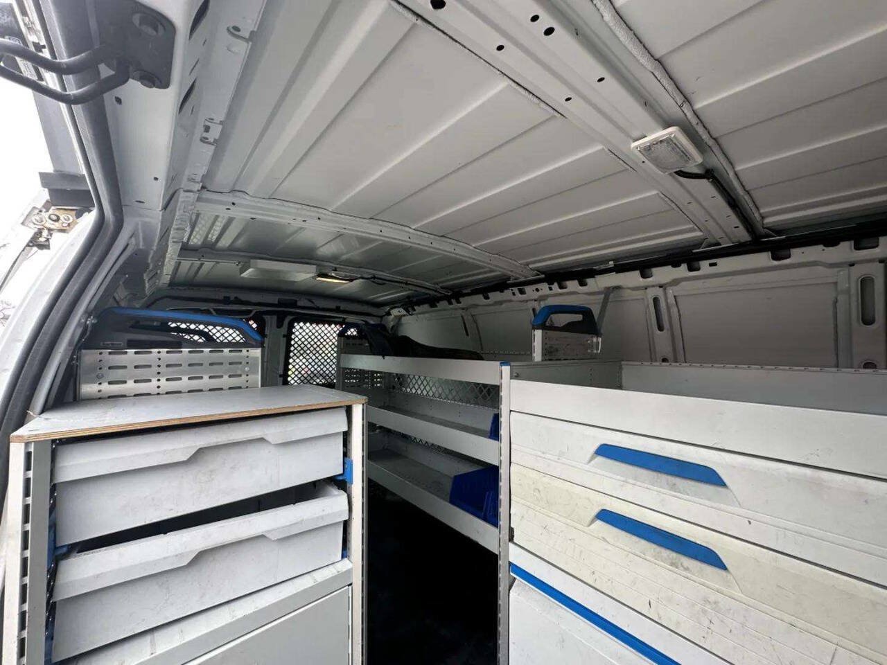 Used 2014 Chevrolet Express 2500 RWD image 14