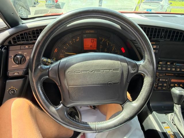 Used 1992 Chevrolet Corvette Coupe RWD image 12