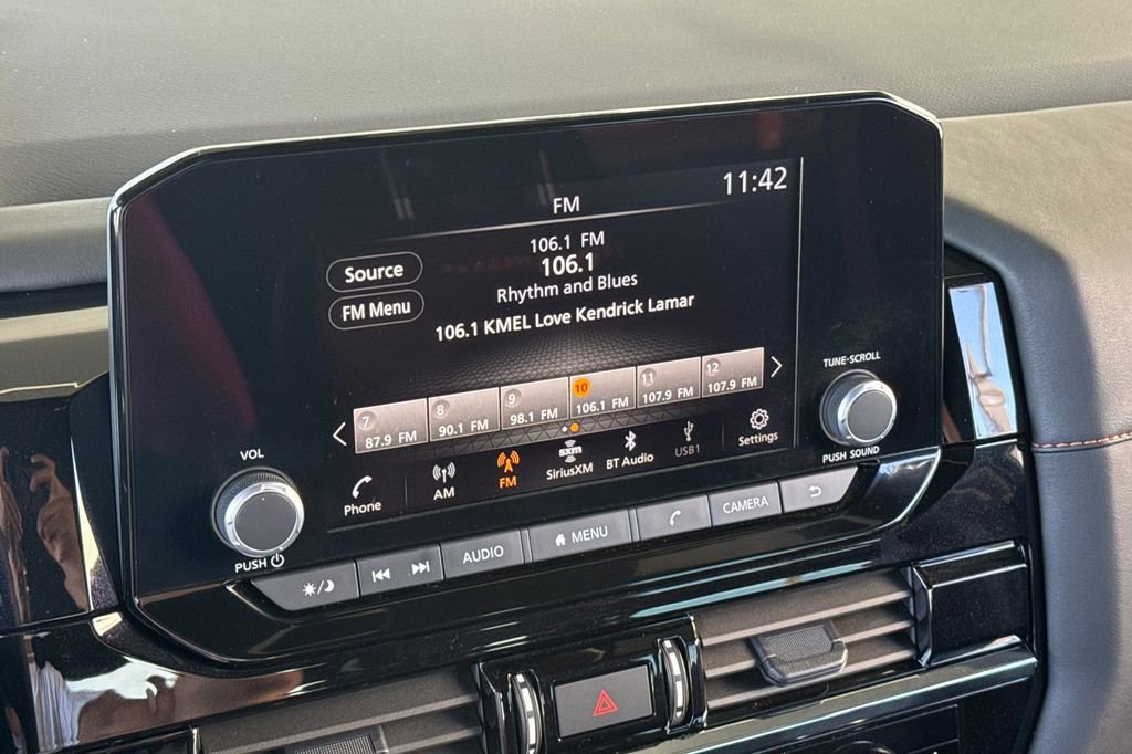 Used 2025 Nissan Pathfinder Rock Creek AWD/4WD image 17