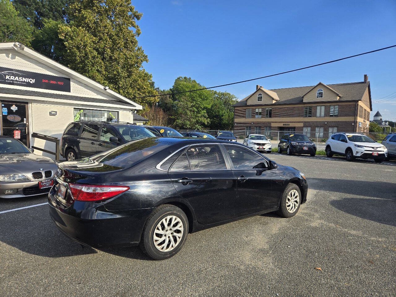 Used 2017 Toyota Camry LE FWD image 10