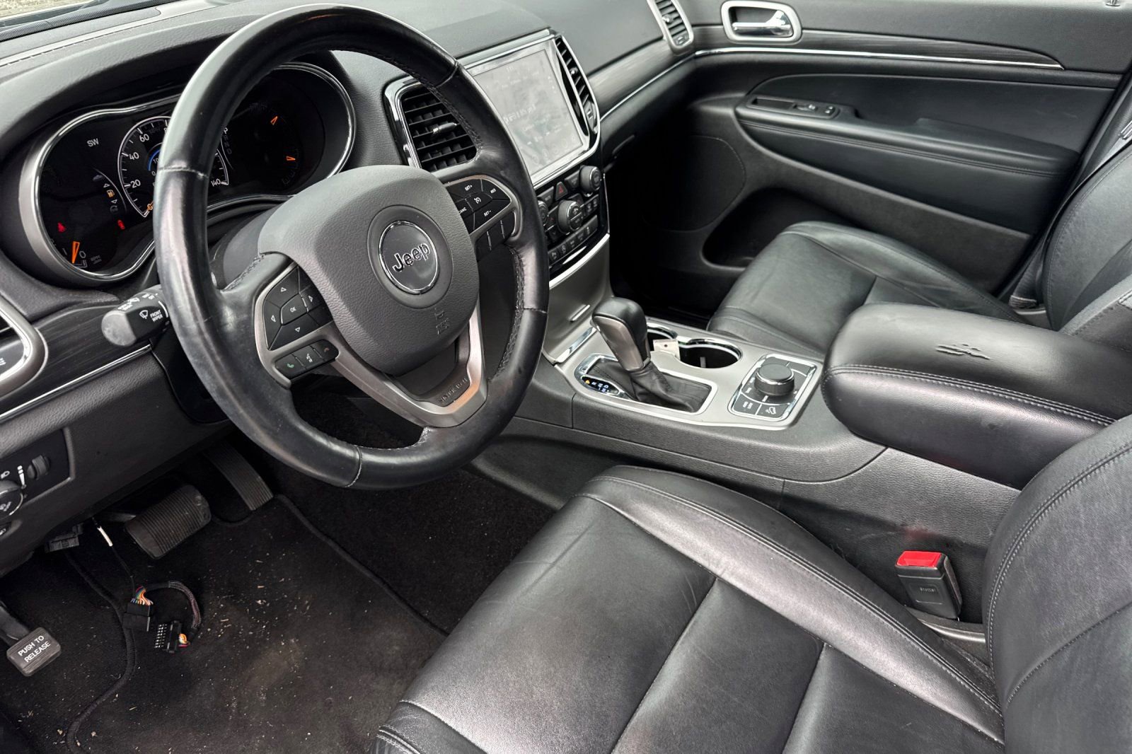 Used 2022 Jeep Grand Cherokee Limited w/ Tech Group AWD/4WD image 11