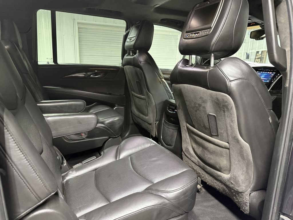 Used 2016 Cadillac Escalade ESV Platinum image 35
