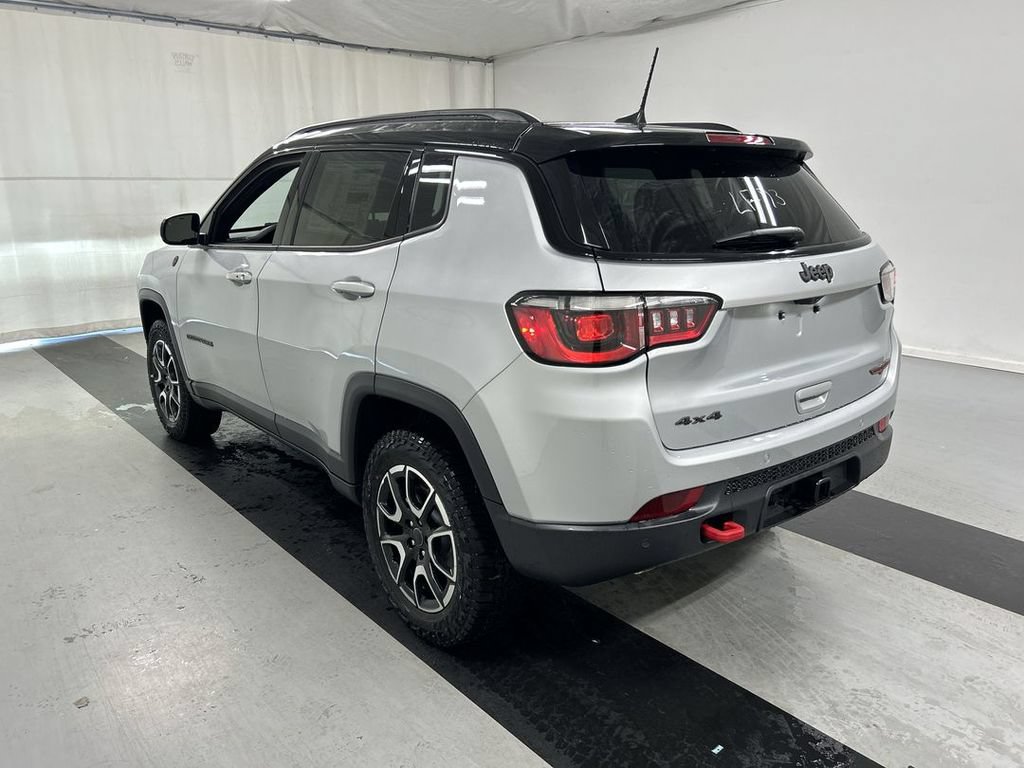 New 2026 Jeep Compass Trailhawk w/ Sun, Sound & Navigation Group AWD/4WD image 6