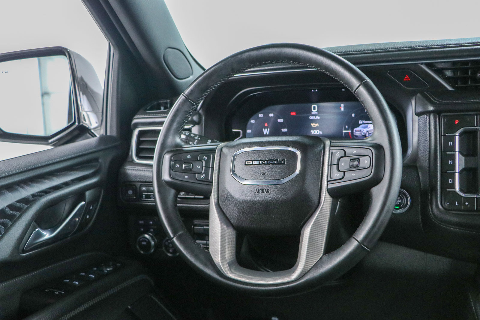 Used 2023 GMC Yukon Denali AWD/4WD image 13