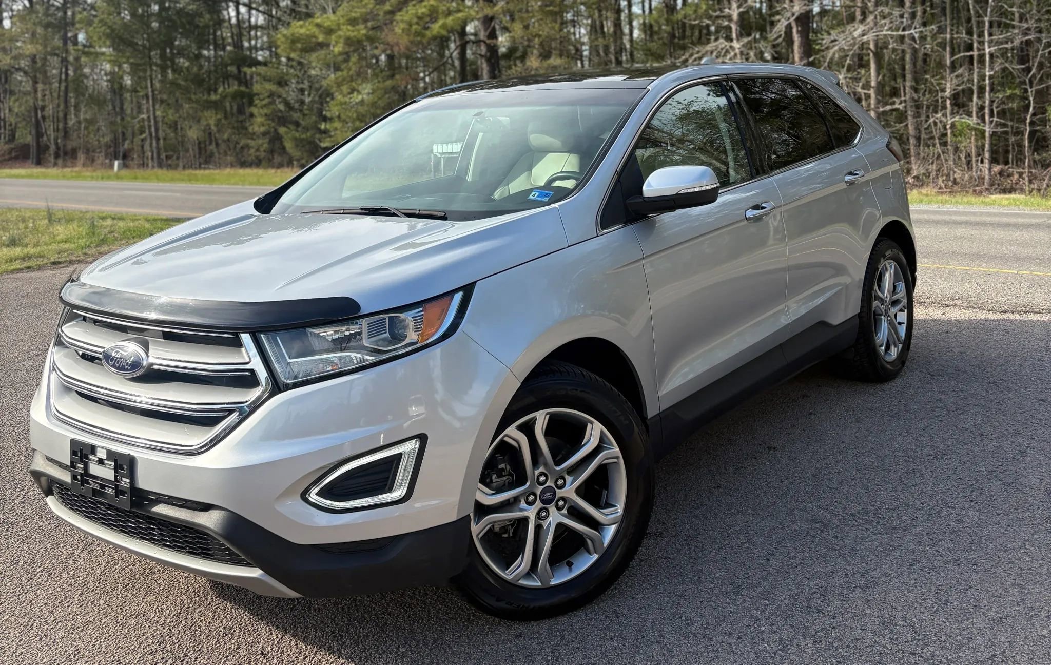 Used 2018 Ford Edge Titanium w/ Equipment Group 301A FWD image 2