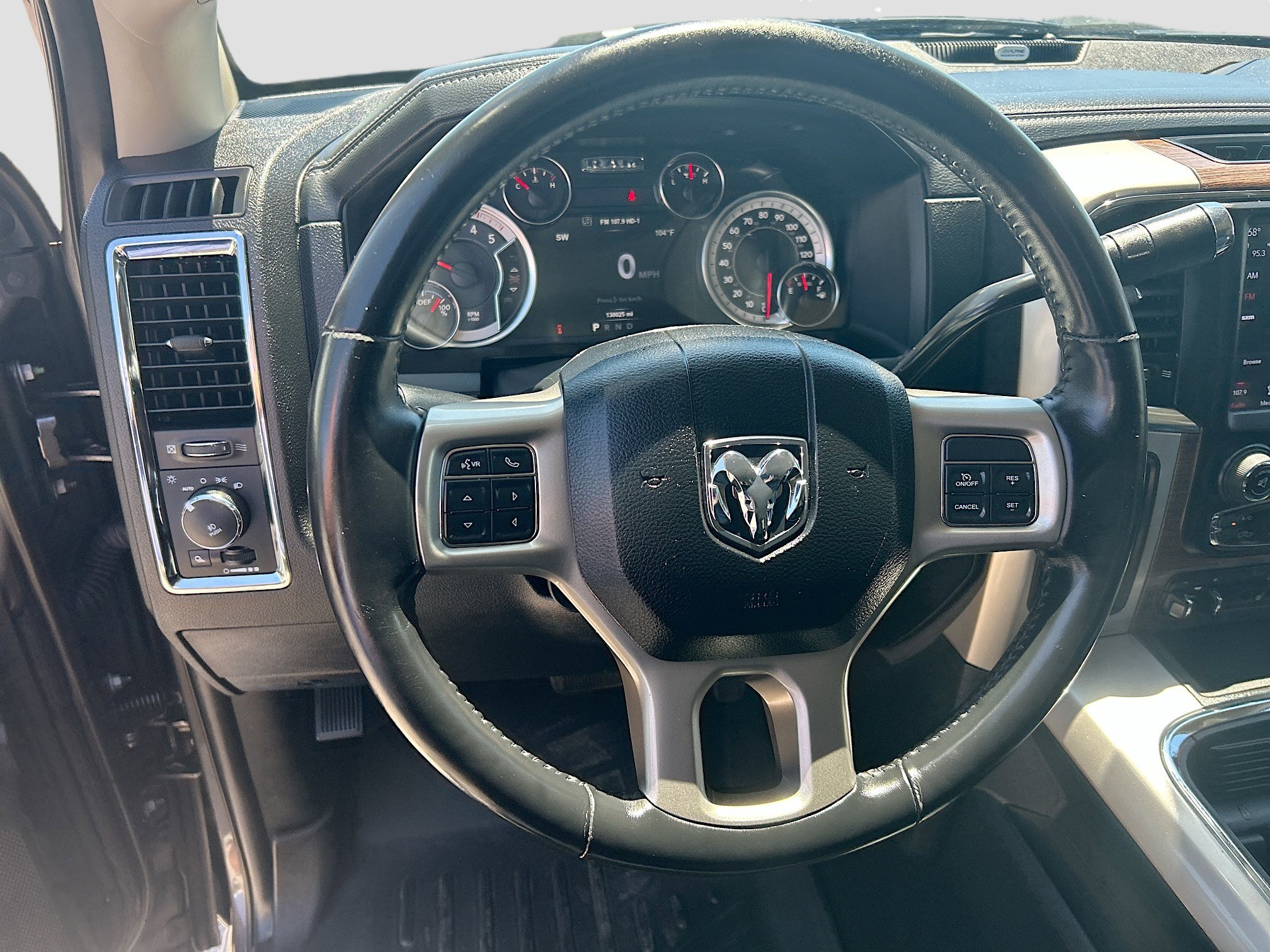 Used 2018 RAM 3500 Laramie AWD/4WD image 11
