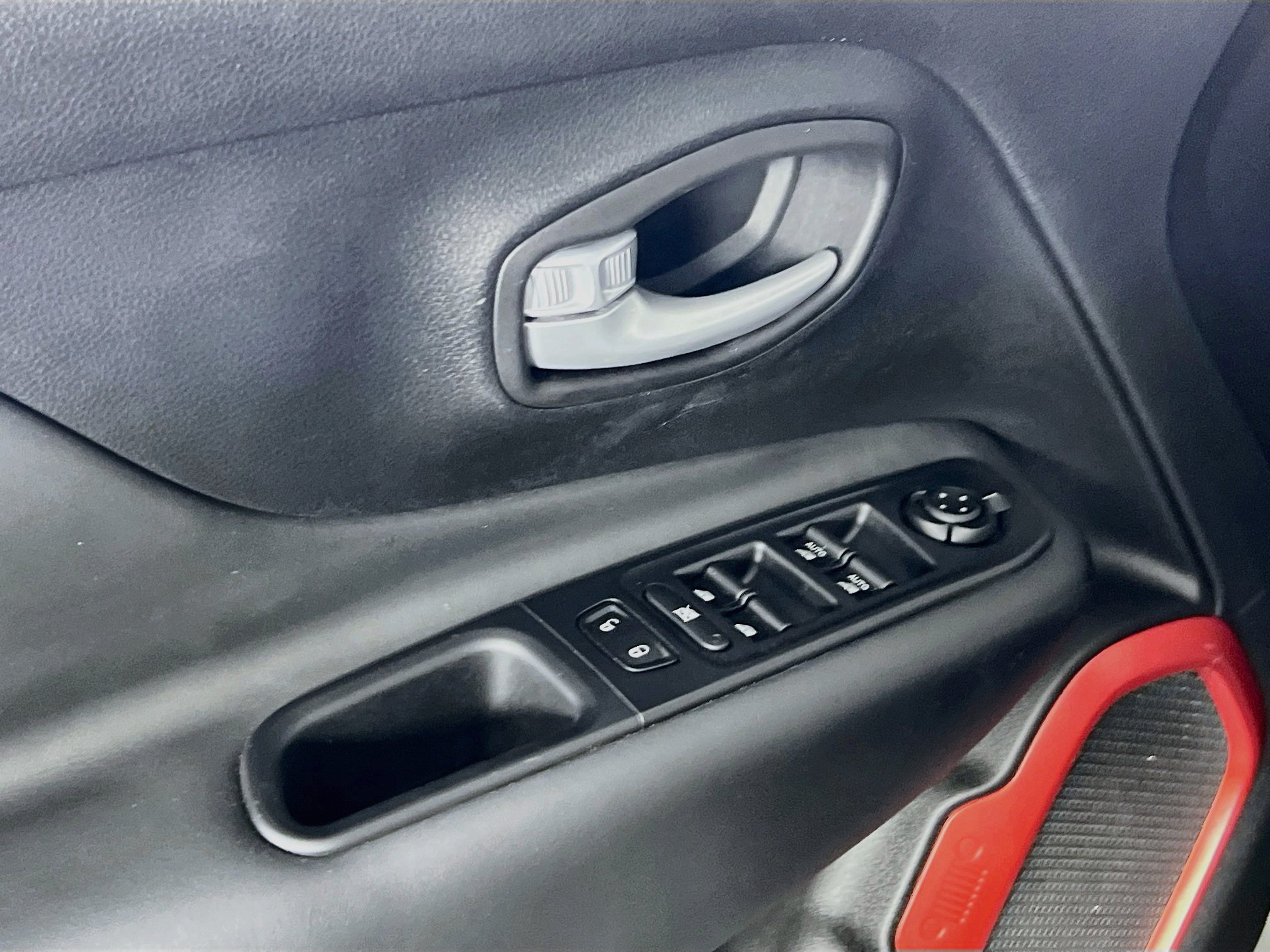 Used 2023 Jeep Renegade Trailhawk w/ Sun/Sound Group AWD/4WD image 17