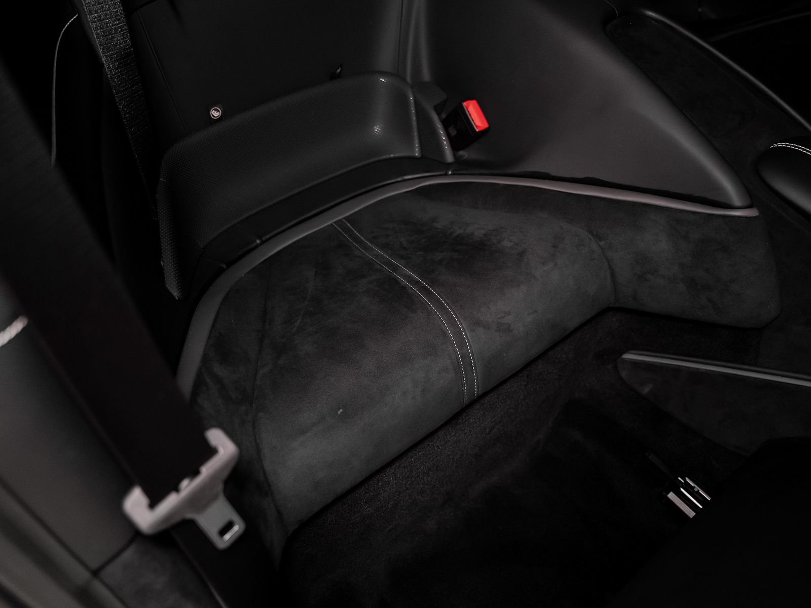 Used 2021 Ferrari Roma RWD image 39