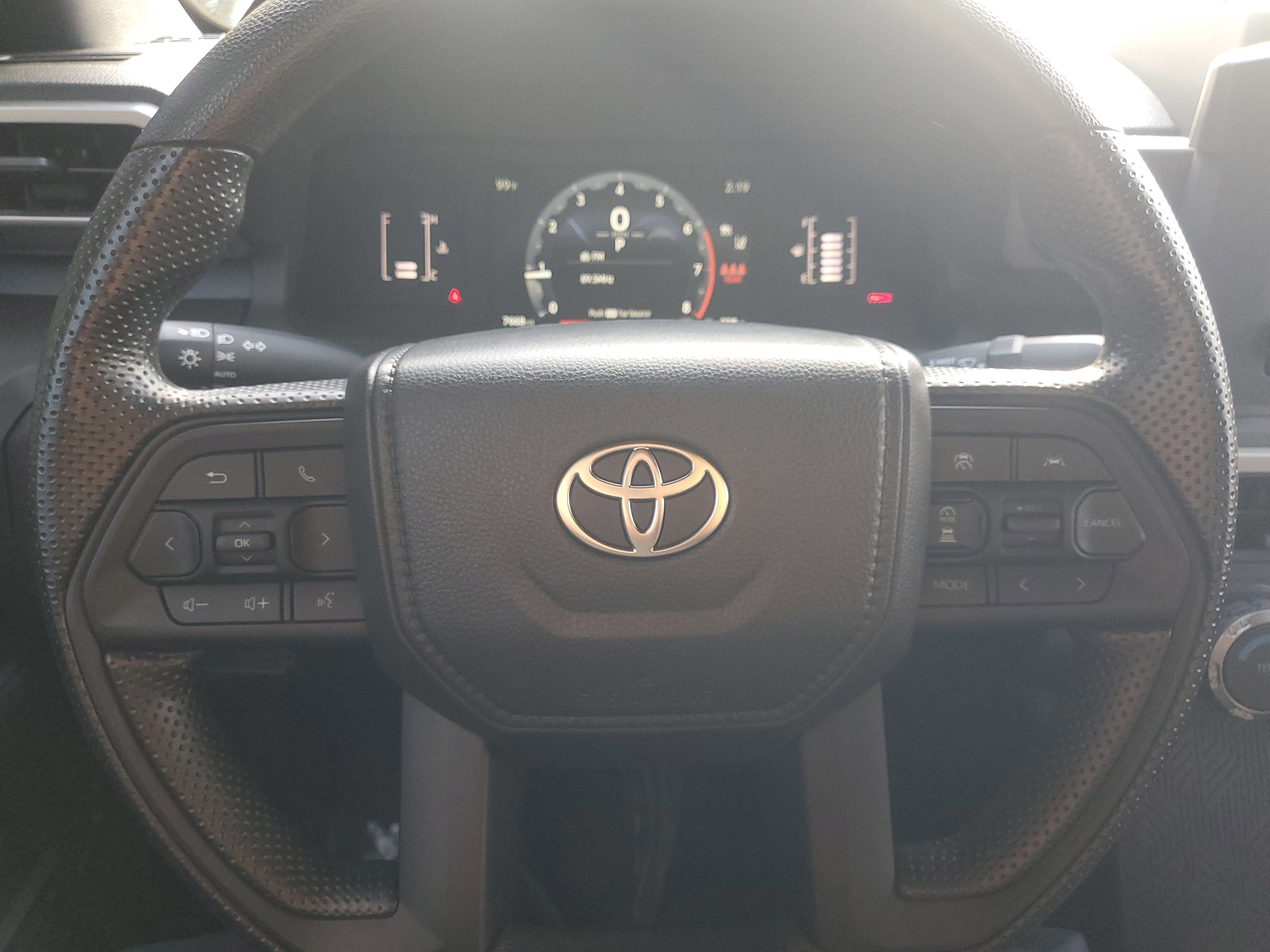 Used 2025 Toyota Tacoma SR image 18