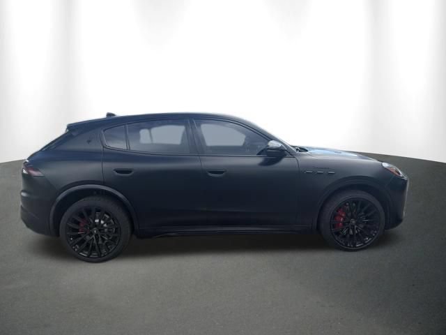 Used 2023 Maserati Grecale Modena AWD/4WD image 18