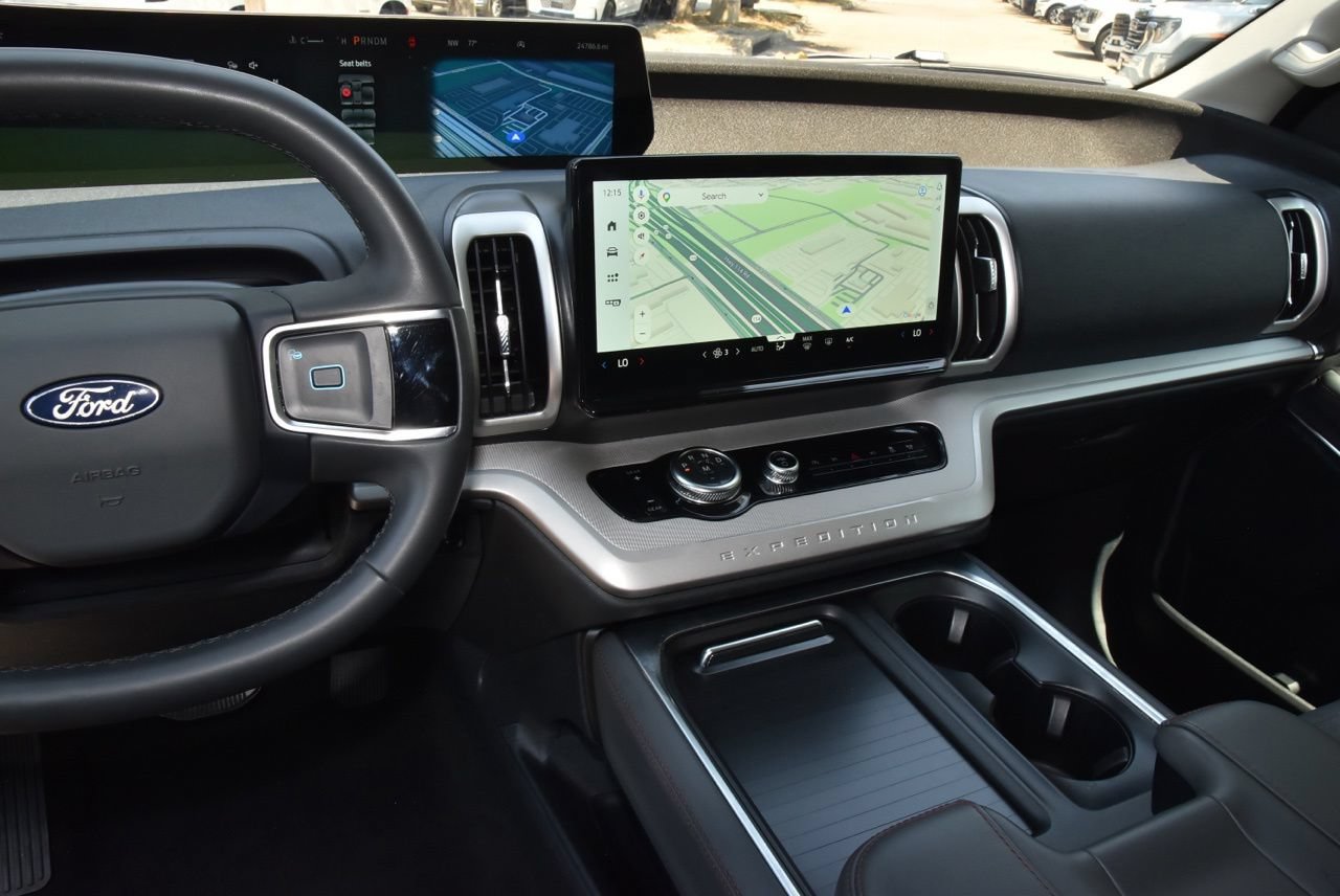 Used 2025 Ford Expedition Max Active RWD image 27